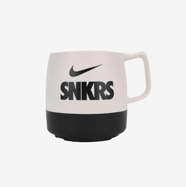 [해외] 헬리녹스 x 나이키 SNKRS 라운지 수베니어 다이넥스 머그 블랙 화이트 Helinox x Nike SNKRS Lounge Souvenir Dinex Mug Black White